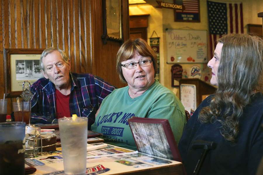 White working class Ohioans in a diner.